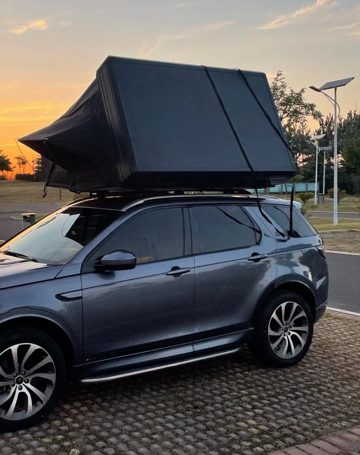 Expedition XL Rooftop Tent (4 Persons) Tent With Rail Rack