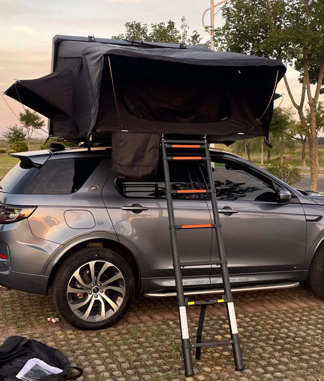 Expedition XL Rooftop Tent (4 Persons) Tent With Rail Rack