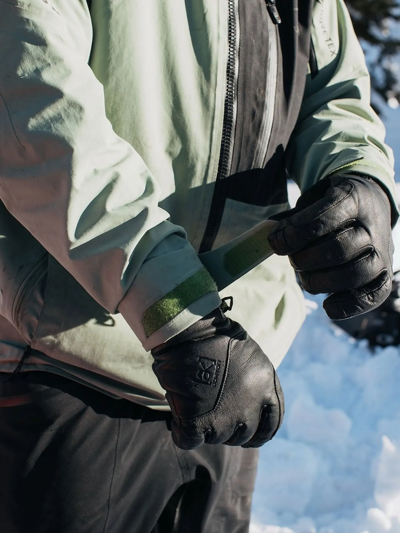 GORE-TEX [ak] Clutch Leather Gloves